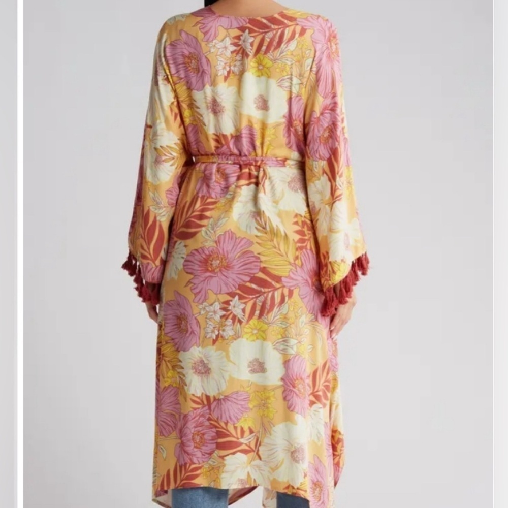 NWT Dress Forum Floral Kimono with Tassels - Picture 2 of 8